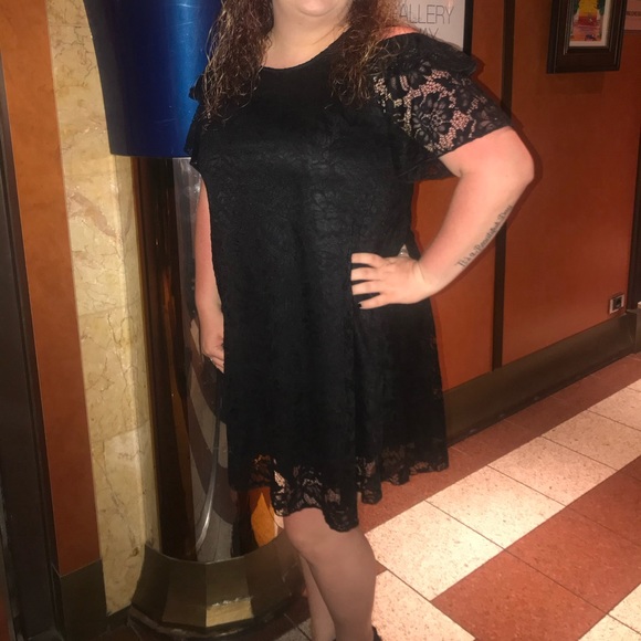 Lacey Dress - Picture 1 of 2